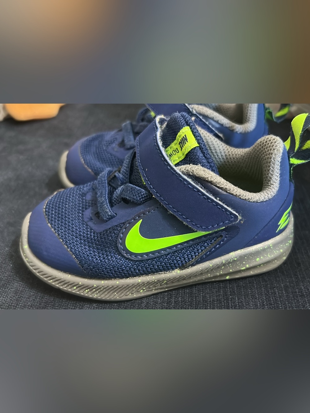 Nike Little Kids Navy & Neon Shoes 5C